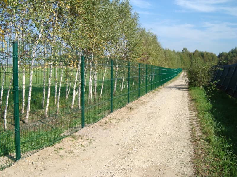 Сетчатый забор DoorHan в Воронеже с установкой